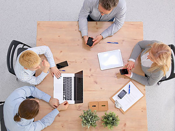 A successful business meeting thanks to secondary internet service